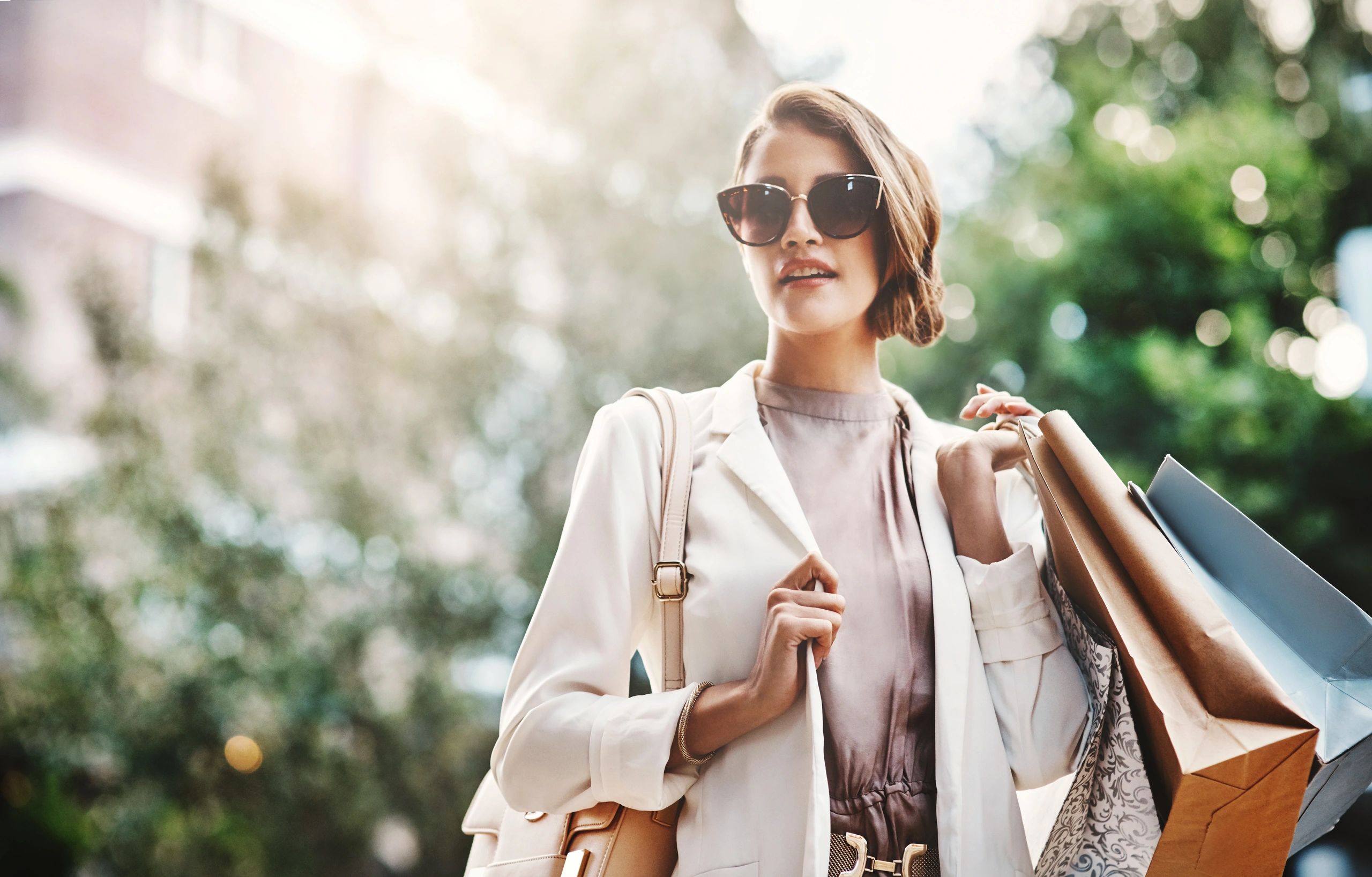 modern fashion shopping women